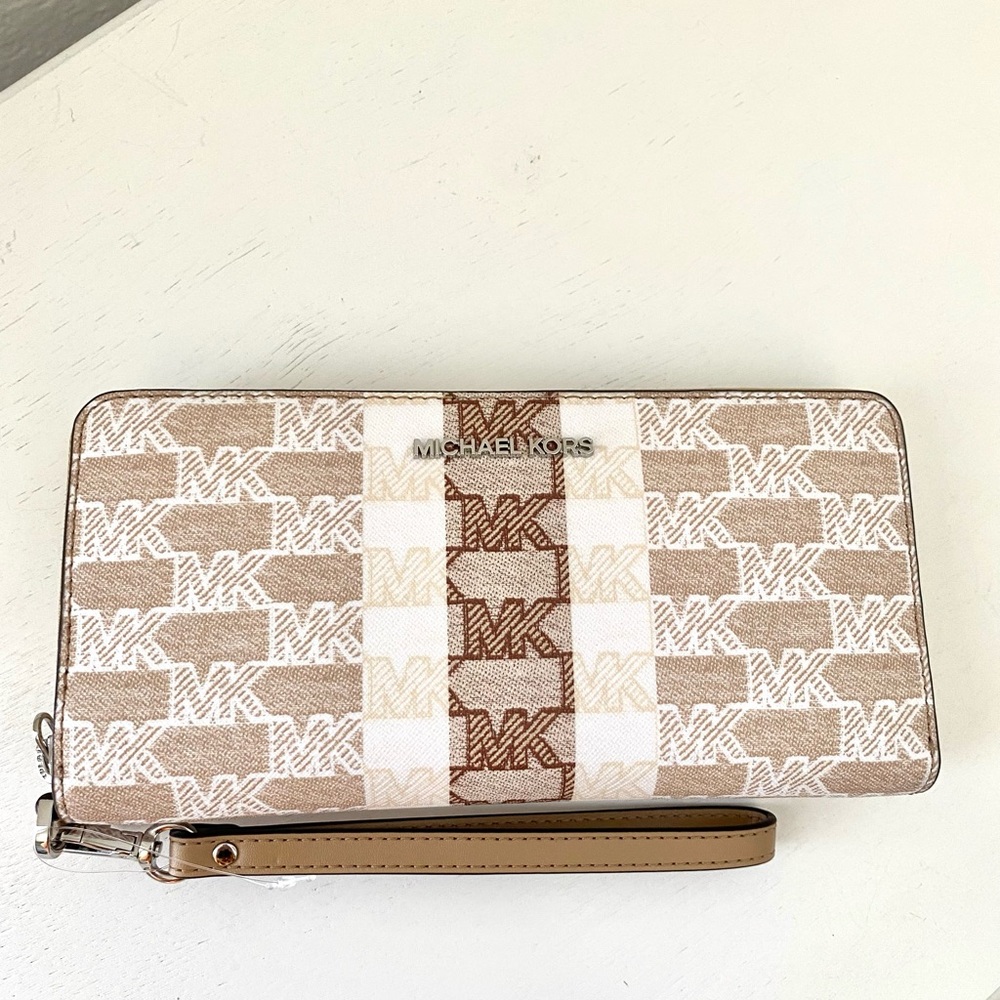 Michael Kors Jet Set LG Continental Wristlet